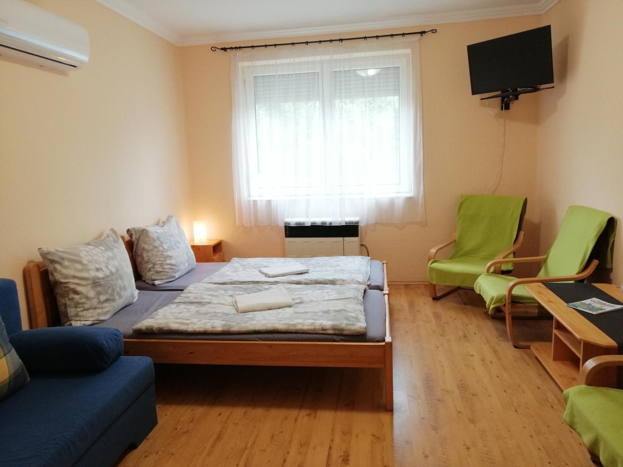 Oerveny Vendeghaz Hotel Tiszafüred Стая снимка